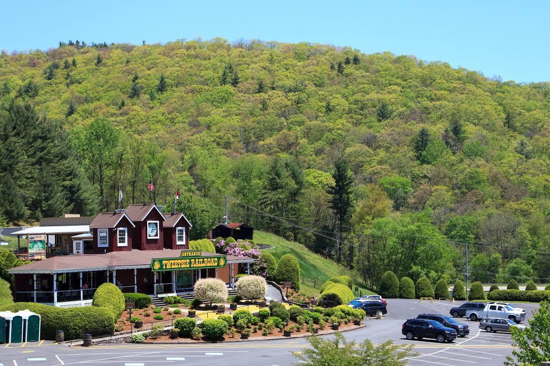 Tweetsie Railroad