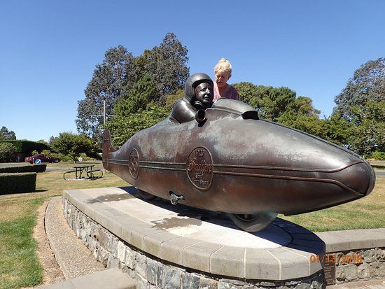 Burt Munro Statue
