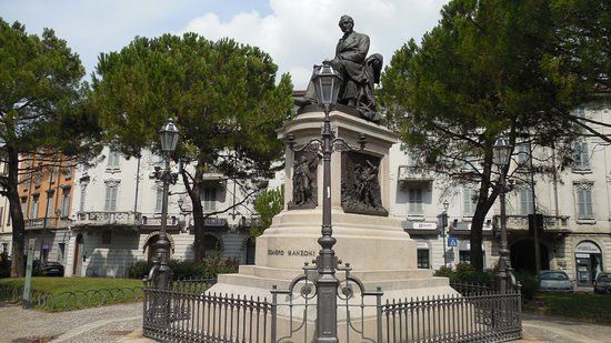 Monument of Manzoni