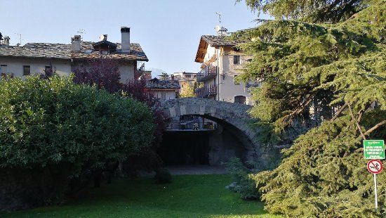 Via Ponte Romano