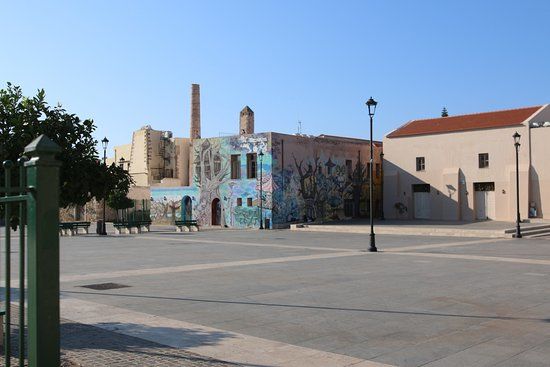 Mikrasiaton Square