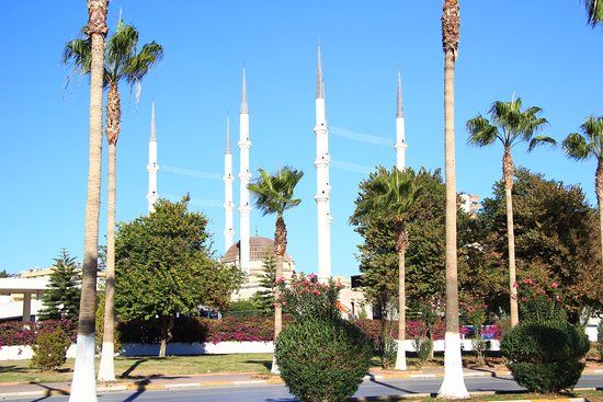 Hazreti Mikdat Camii