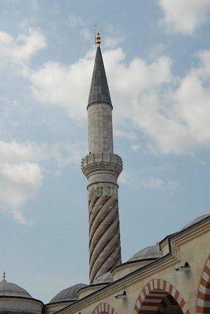Üç Şerefeli Cami