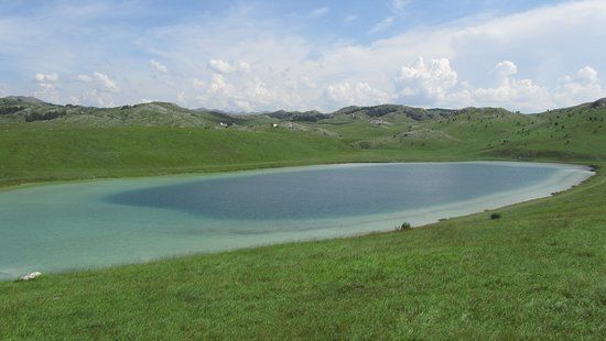 Vrazje Lake
