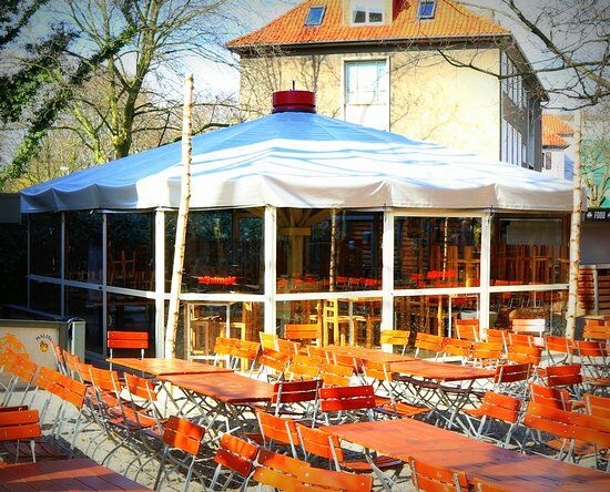 Leibniz Lounge