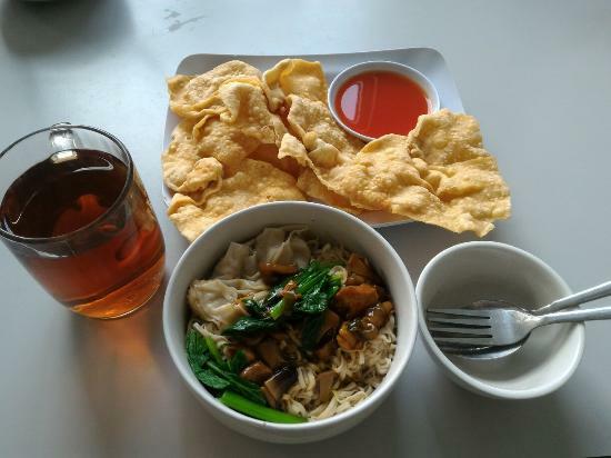 Mangkok Mie & Resto