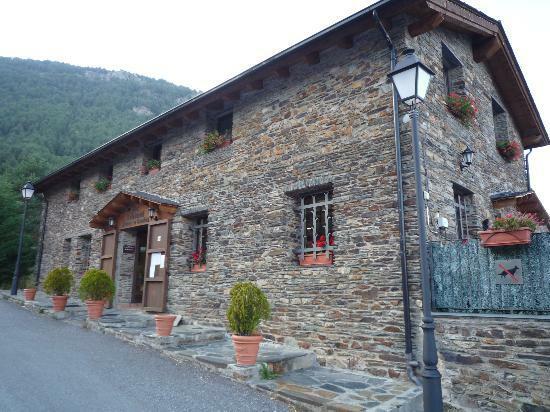Parador De Canolich Restaurant