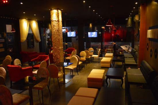 Hollywood Food Lounge