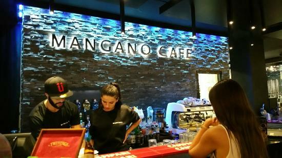 Mangano Cafe'