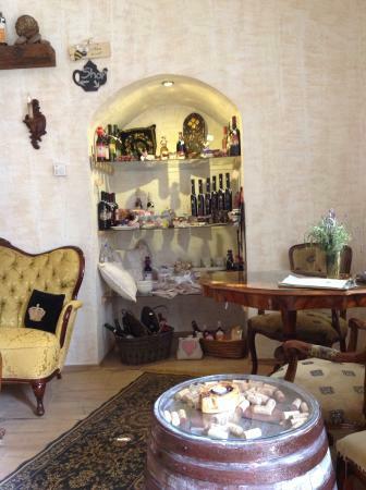 Shiraz Cafe & Shop