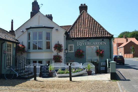 The River Garden Bar & Restaurant