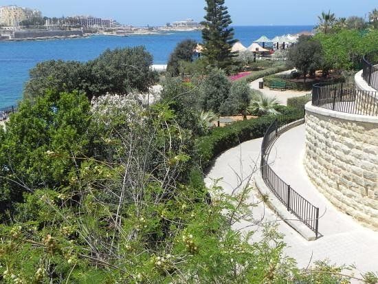 Independence gardens