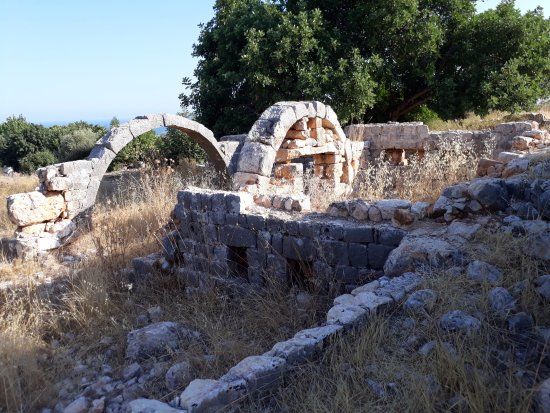 Zeus Tapınağı Ve Kilise