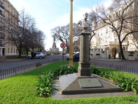 Plazoleta Gelly y Obes