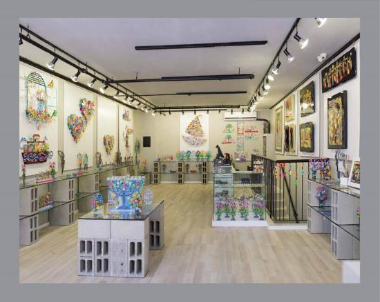 Zoom Gallery