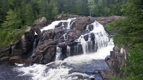 Parc des Chutes Monte a Peine et des Dalles