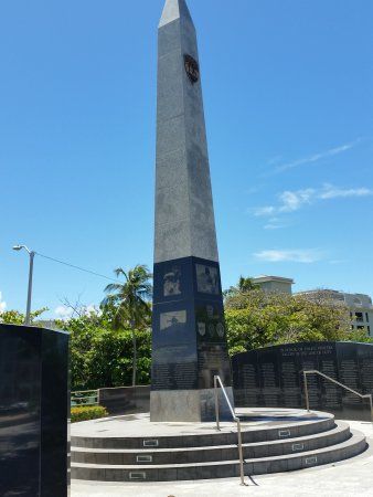 Monumento en Honor al Policia Puertorriqueno