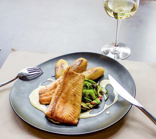 Cafe Pourpre Restaurant