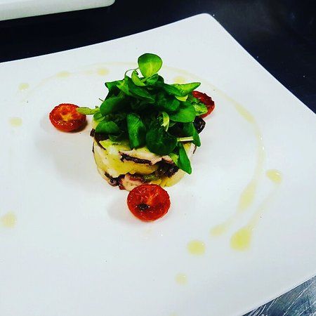 Underground Restaurant Cafe