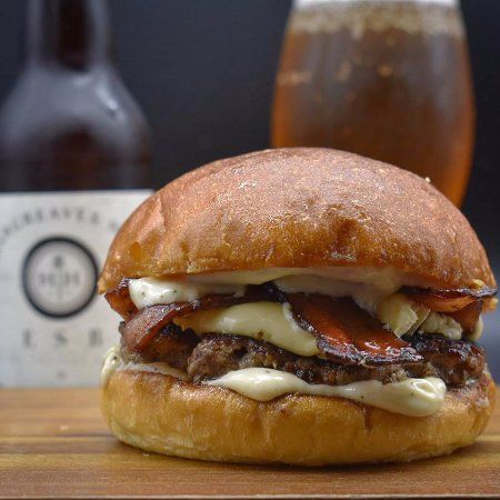 Monroe's Burgers & Beers