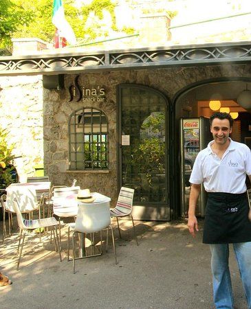 Sisina's Snack Bar