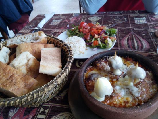 Damak Tadi Cafe Restaurant