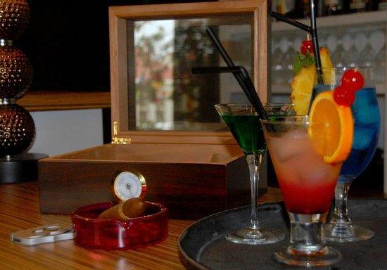 Cosmopolitan Restaurant and Lounge Bar