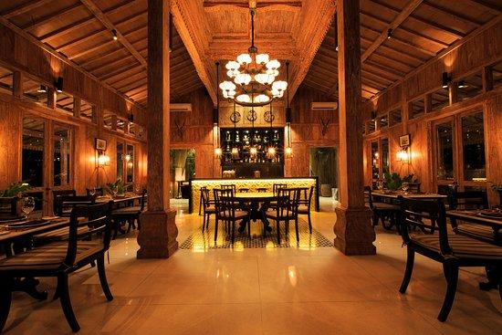 Kayumanis Resto Jimbaran