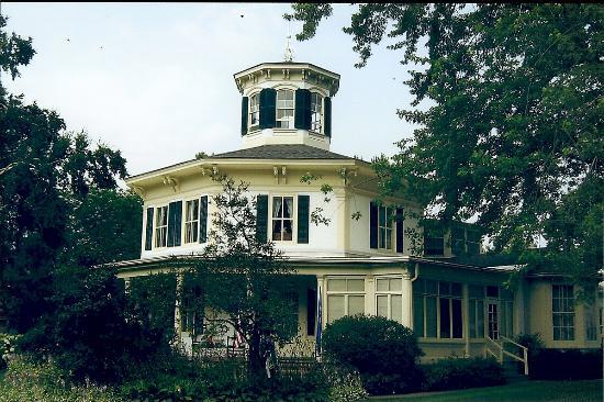 Historic Octagon House Museum