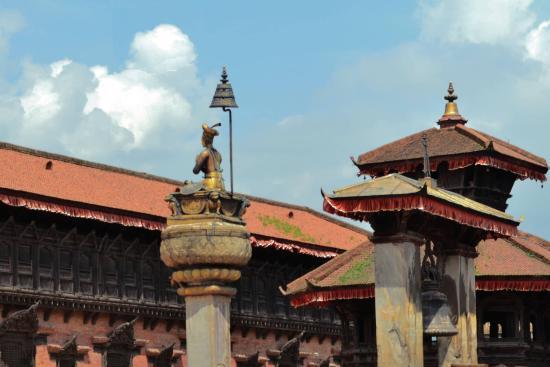 Bhupatindra Malla Statue