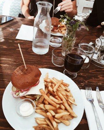 Veranda Cafe & Bistro