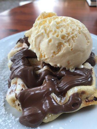 Buhonero Deli & Cafe