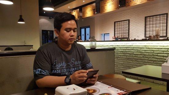 Hangout Cafe And Restaurant