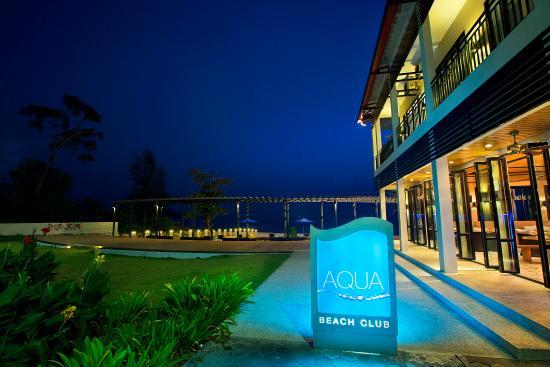 Aqua Beach Lounge