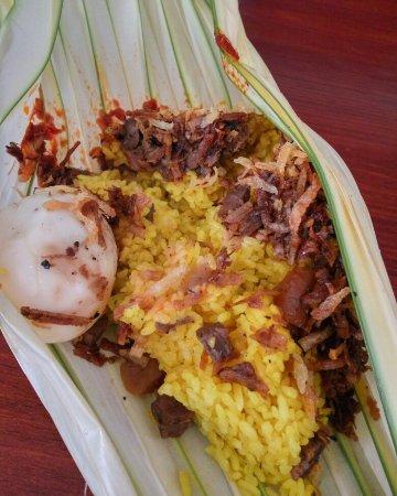 Rumah Makan Nasi Kuning Saroja Manado