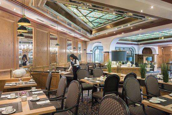 Restaurant Rotisserie Hotel Maritim