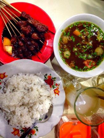 Empal Gentong Bu Darma