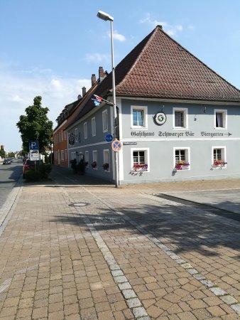 Schwarzer Bar