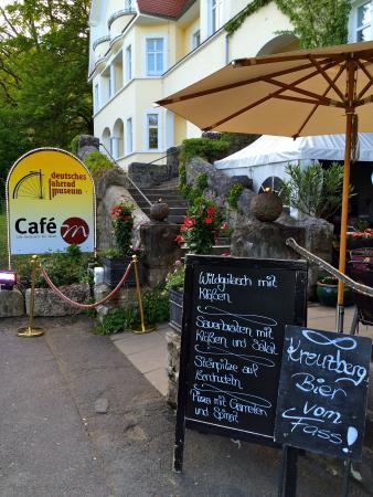 Cafe M