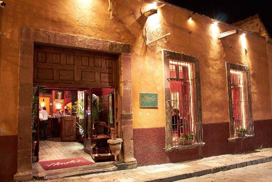 Hank's New Orleans Cafe & Oyster Bar