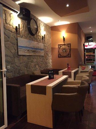 Flo Lounge