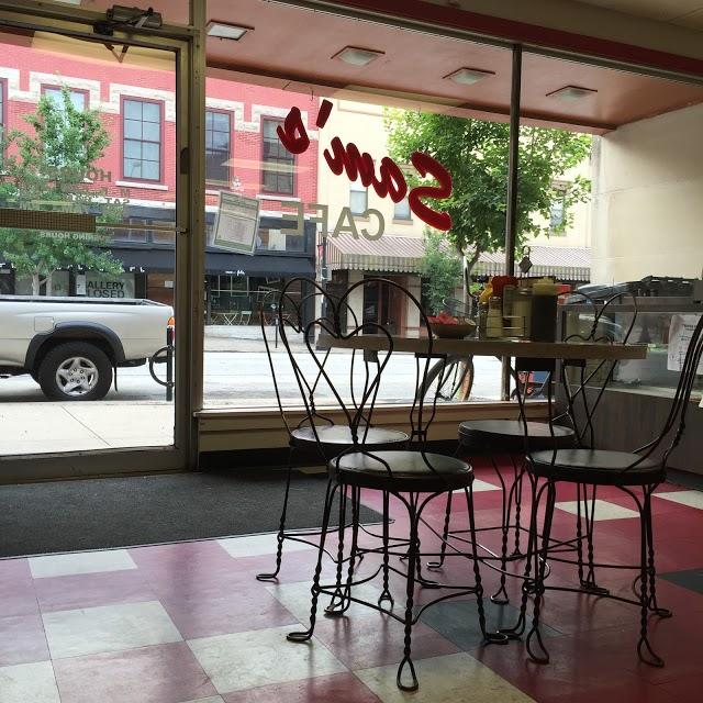 Sam's Cafe