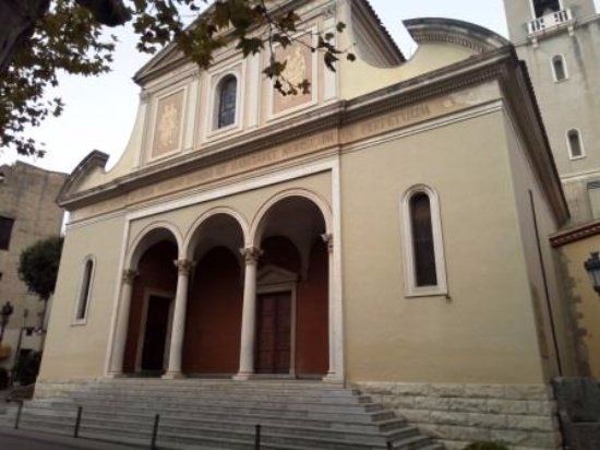 Parroquia Genis Y Genis