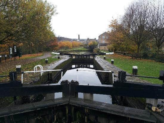 Sowerby Bridge Canalside