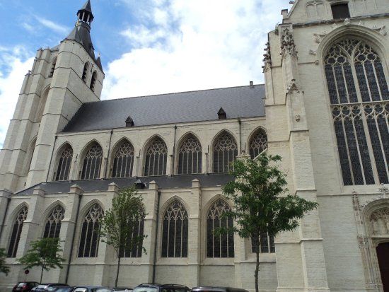 Church of Our Lady across the river Dijle