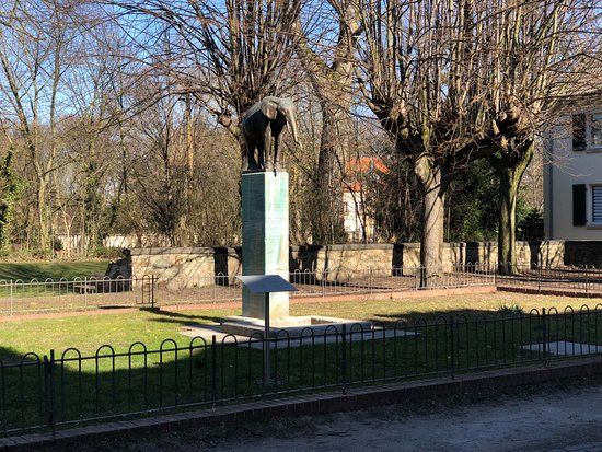Elefantenbrunnen