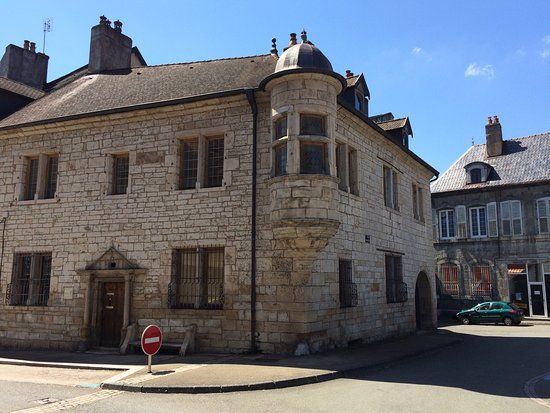 Maison à Tourelle