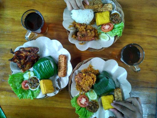 RM. Khas Sunda Lembang Nikmat