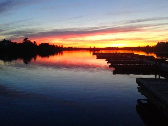 Muskobillys Lakeside Tap and Grill