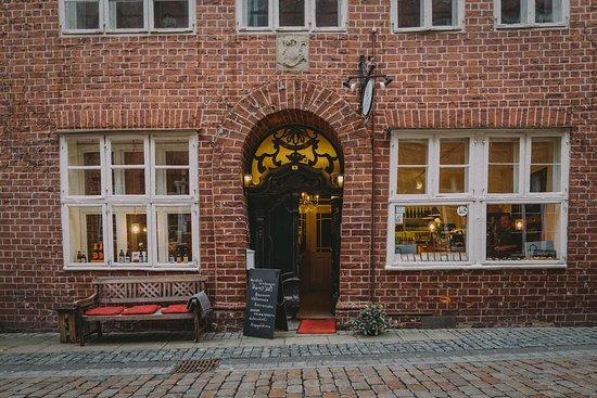 Avenir Laden & Café
